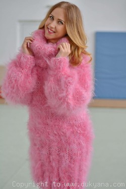 Chunky and silky huge Tneck mohair sweater in pink
