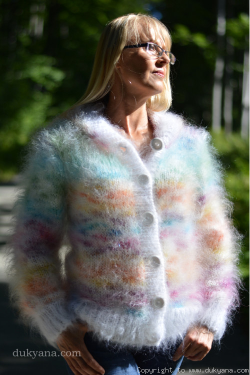 Fuzzy mohair hooded cropped cardigan in pink and white
