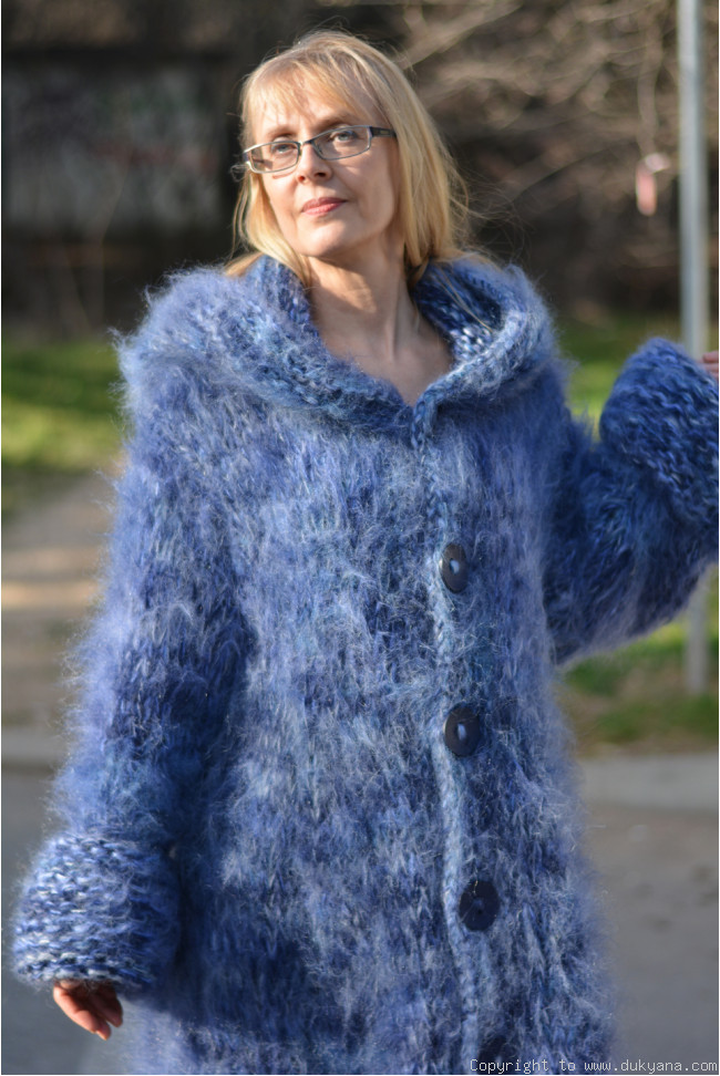 Wearable fashion winter fuzzy mohair coat in blue mix/CA117