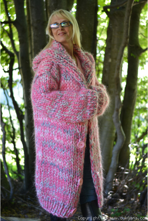 Super chunky wool and mohair hooded cardigan in pink mix/CA121