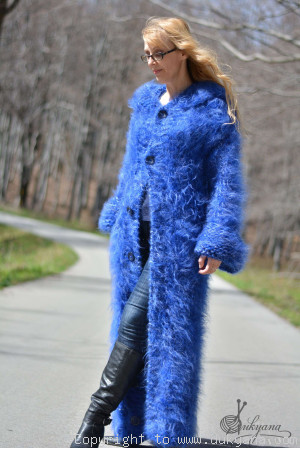 Chunky and thick long mohair cardigan in blue