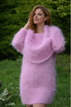 Cowlneck off-shoulder mohair sweater in pink