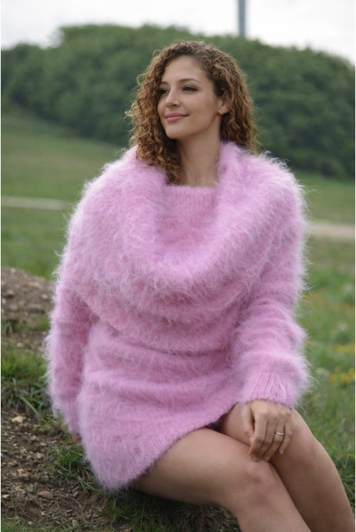 Cowlneck off-shoulder mohair sweater in pink