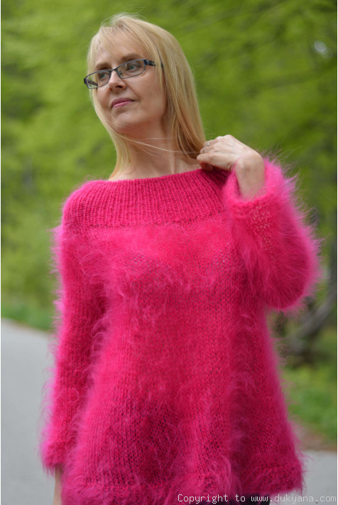 Off-shoulder cropped summer mohair sweater in hot pink/CR28