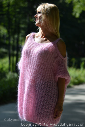Handmade balloon mohair sweater in baby pink cold sleeves