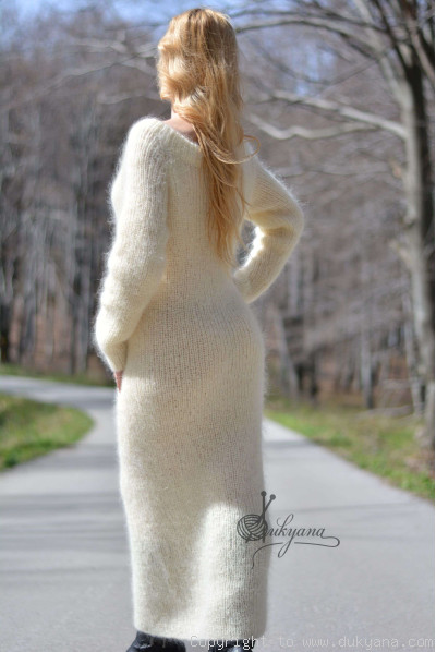 Soft mohair ribbed dress with and off-shoulder option