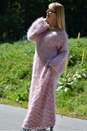Mohair robe in light pink One size