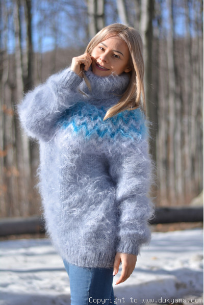 Icelandic T-neck mohair sweater in light gray Lopapeysa
