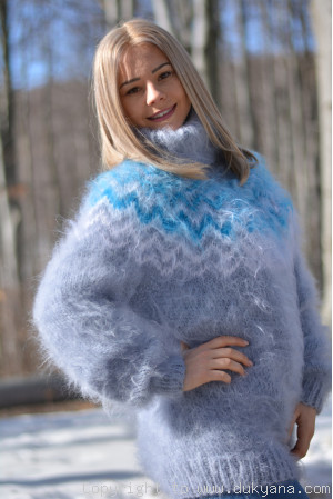 Icelandic T-neck mohair sweater in light gray Lopapeysa