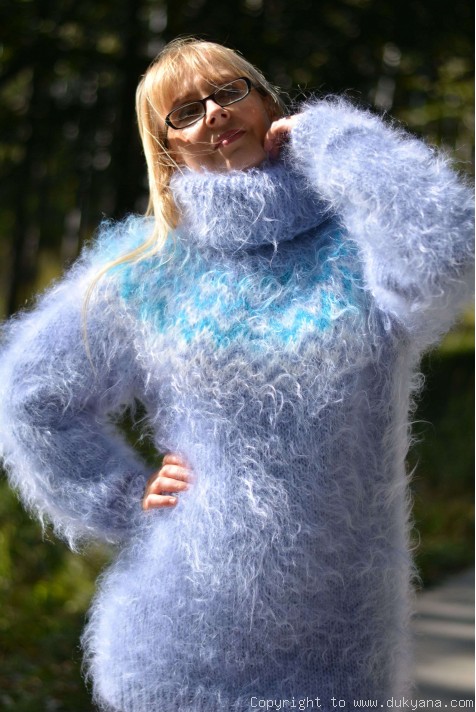 Hand knitted fuzzy Icelandic mohair sweater in blue/I61