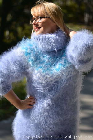 Hand knitted Icelandic T-neck mohair sweater in blue Lopapeysa