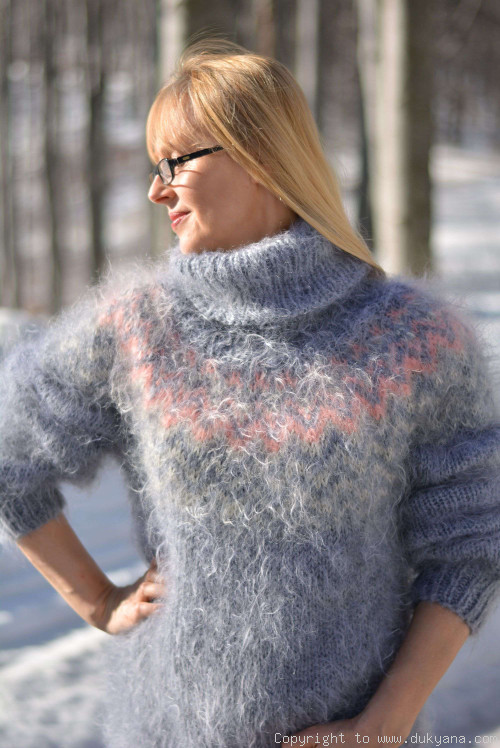 Fuzzy and soft Icelandic T-neck mohair sweater in light gray
