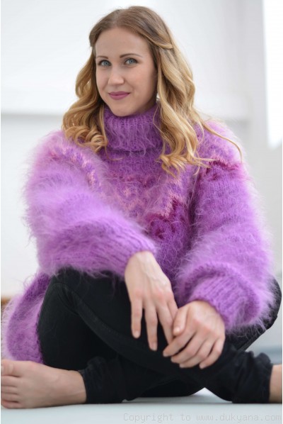 Violet Icelandic mohair sweater 
