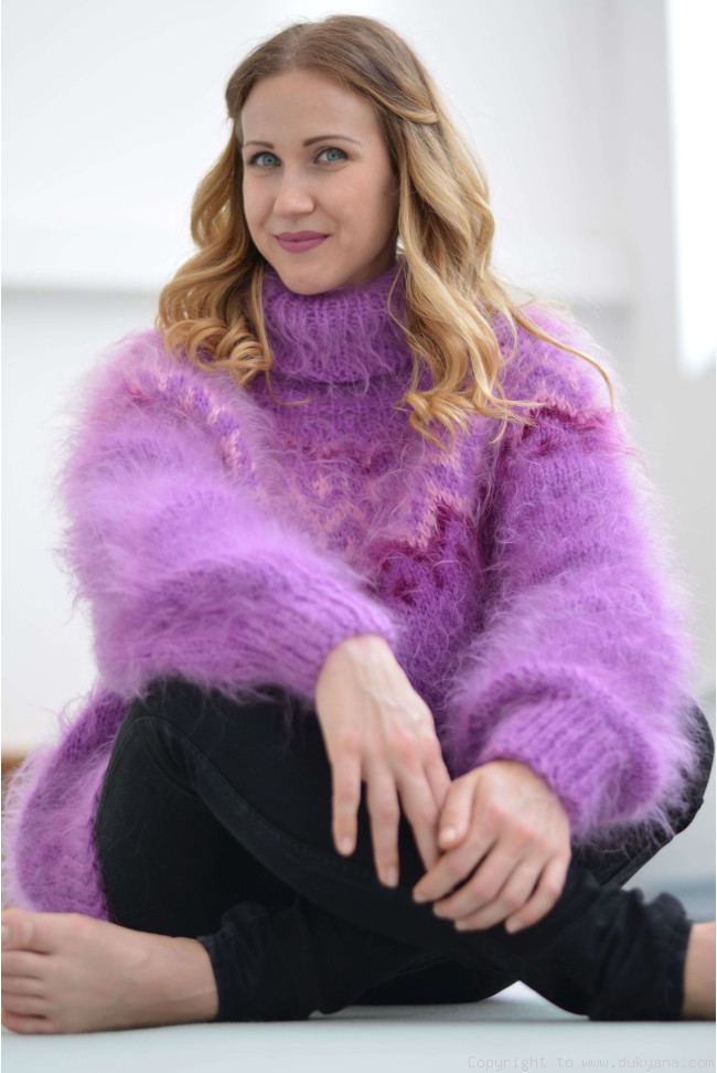 Handmade Icelandic mohair sweater in purple/I66