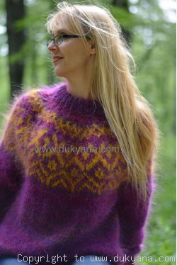 Icelandic crewneck wool mohair sweater in purple mix Lopapeysa