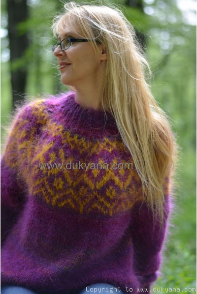 Icelandic crewneck wool mohair sweater in purple mix Lopapeysa