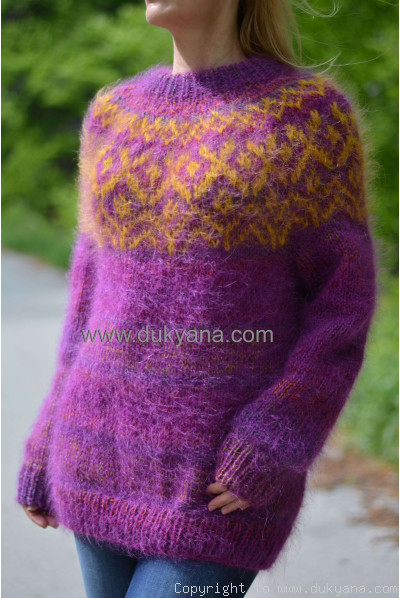 Icelandic crewneck wool mohair sweater in purple mix Lopapeysa