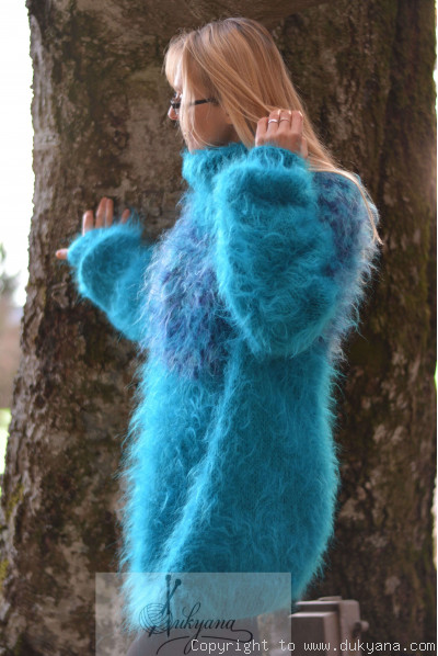 Fuzzy and soft Icelandic T-neck mohair sweater in electric blue