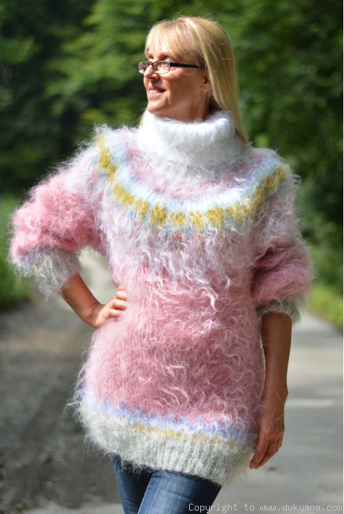 Handknit Icelandic turtleneck sweater in antique pink and gold