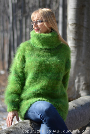 Wool Mohair sweater in green mix