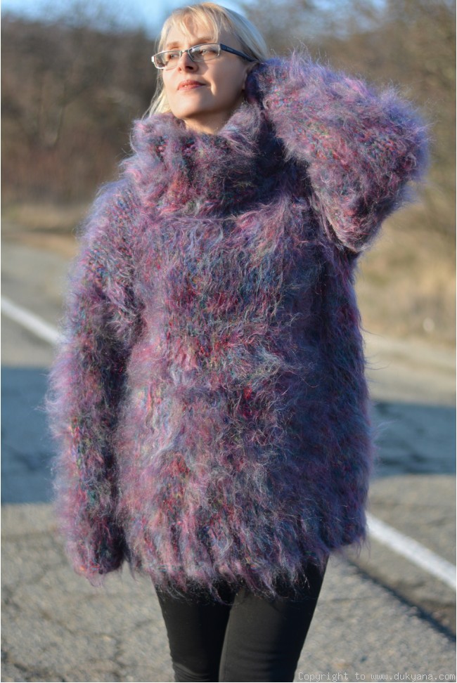 Chunky mohair sweater in purple mix-brushed/T134