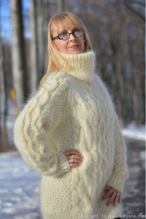 Handmade soft mohair Raglan sleeve Tneck cable sweater/T35