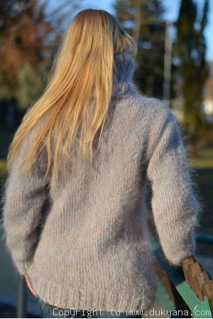 Soft mohair classic cable sweater 