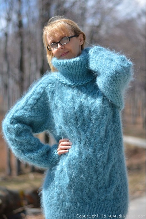 Handmade soft mohair Raglan sleeve Tneck cable sweater/T59