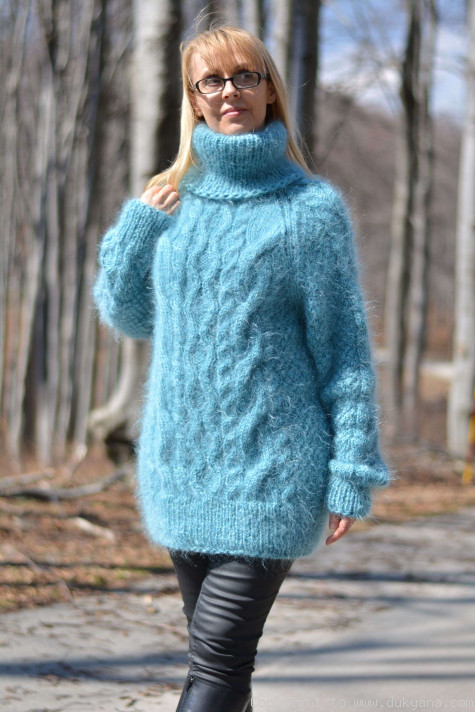 Handmade soft mohair Raglan sleeve Tneck cable sweater/T59