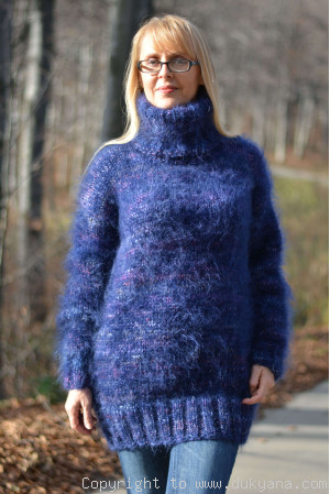 Mohair and wool Tneck thick sweater in blue