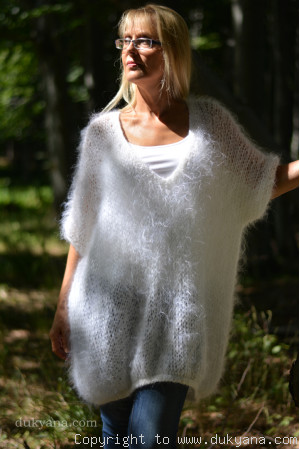 oversized mesh summer V-neck sweater in white mohair