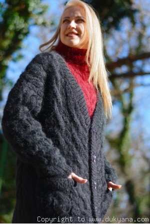 Cabled mens V-neck cardigan in black