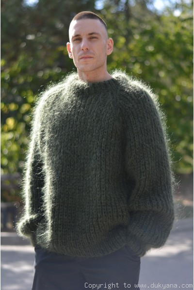 Mens knitted mohair sweater with a crew neck in hunter green