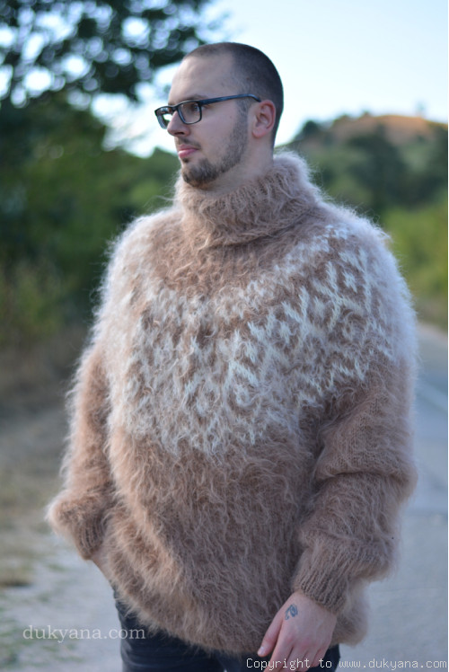 Hand knitted Icelandic T-neck mohair sweater in camel beige Lopapeysa