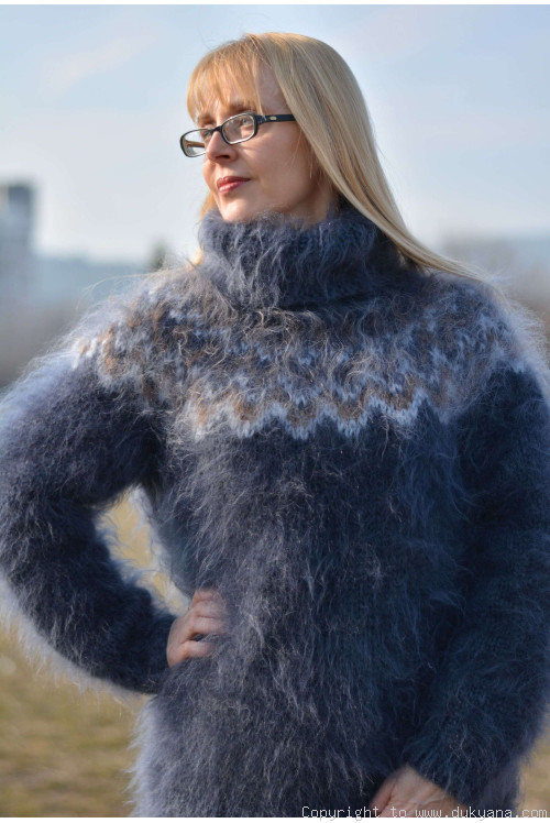 Icelandic fuzzy mohair T-neck sweater Lopapeysa