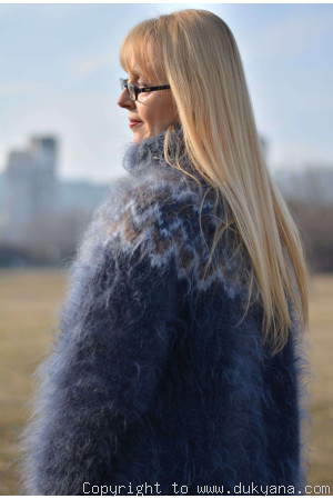 Icelandic fuzzy mohair T-neck sweater Lopapeysa