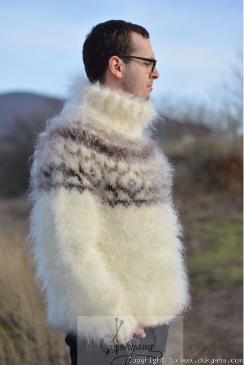 Icelandic T-neck mohair sweater in cream and brown/IM6