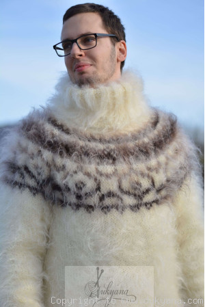 Icelandic T-neck mohair sweater in cream and brown Lopapeysa