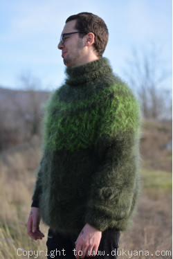 Icelandic T-neck mohair sweater in hunter green