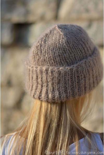 Warm winter beanie knitted in beige