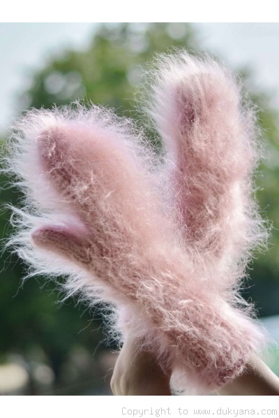 Fuzzy and thick chunky mohair mittens