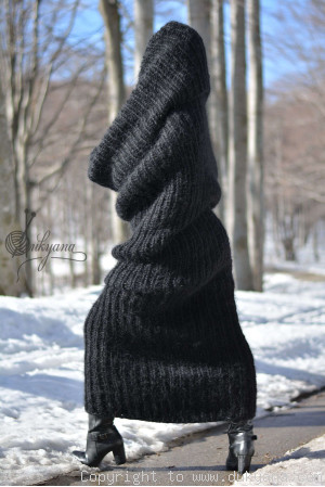 Chunky mohair tube scarf in black