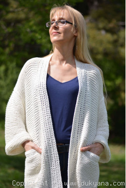 Cotton cardigan with an open front in cream