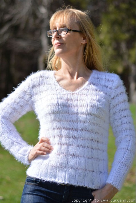 トゥデイフル  Vneck Hand Knit TODAYFUL トゥデイフル Pattern Hand Knit 【2026年10月中旬納期予定