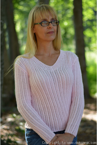Egyptian cotton summer V-neck sweater in pale baby pink