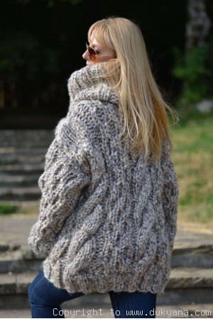 Oversized chunky wool unisex sweater On Request 
