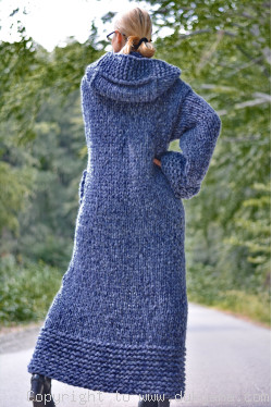 Chunky wool cardigan in blue