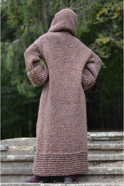 Chunky wool cardigan in brown