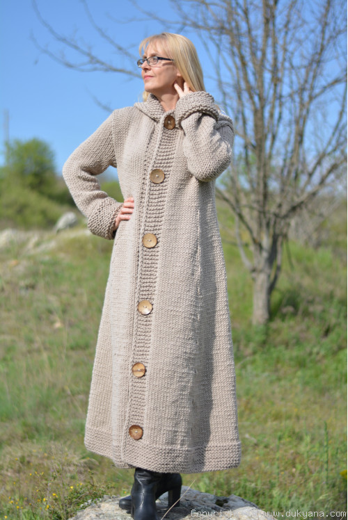 Long flared wool cardigan with a hood in beige