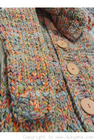 Multicolour chunky wool cardigan in warm autumn tones Multicolour chunky wool cardigan in warm autumn tones